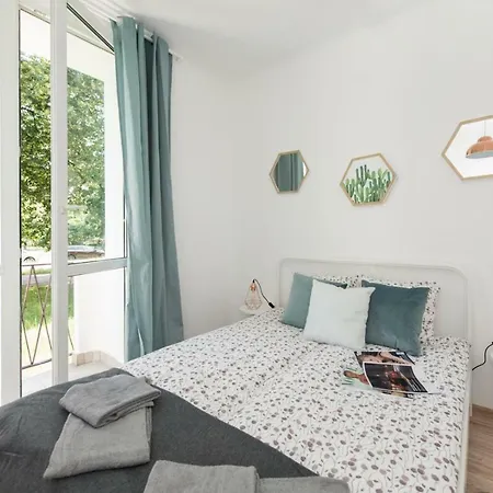 Superapart Gagarina Ministudio - Blisko Lazienek Krolewskich Varşova